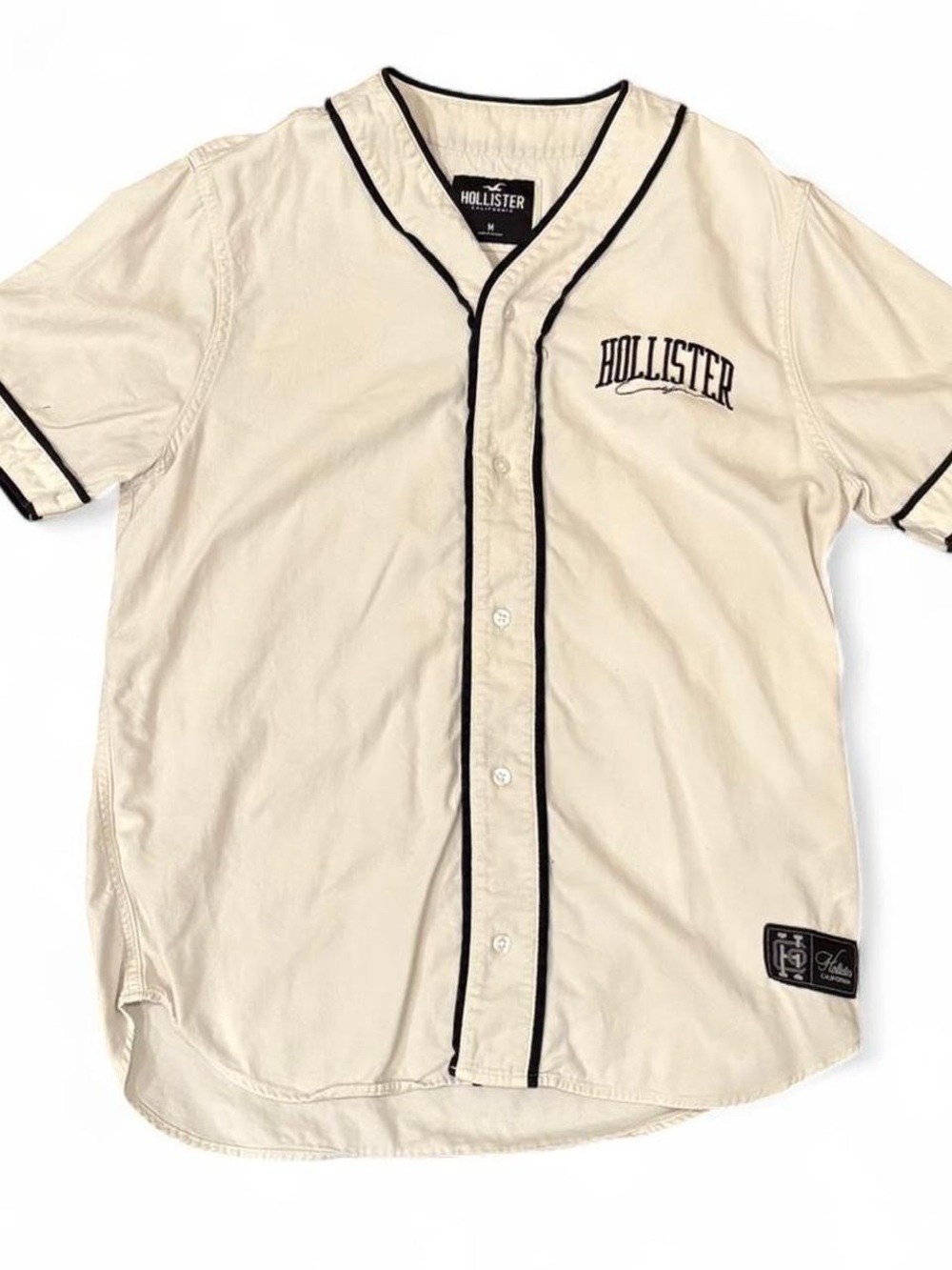 Hollister Men’s Cream Baseball-Style Short Sleeve Shirt with Black Piping